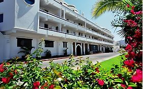 Club Cascadas De Baja